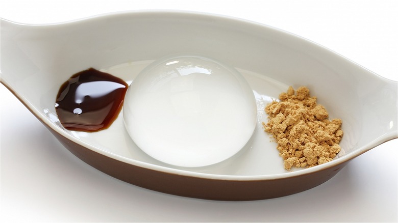 raindrop cake with traditional toppings