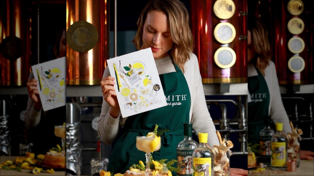 Frances Quinn decorating a cake 