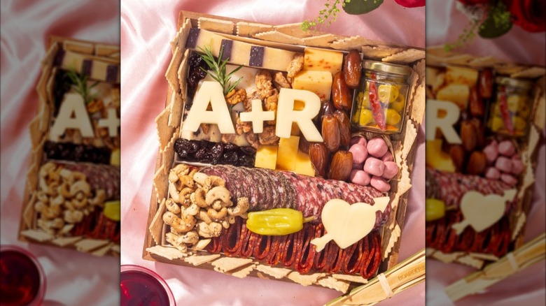 Romantic anniversary board from Boarderie