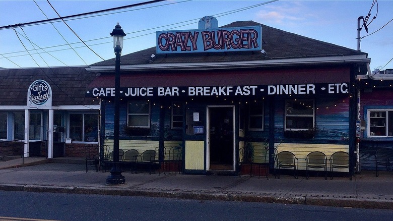Johnny G / crazy burger storefront
