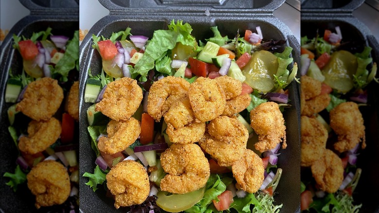 Shrimp salad with seasoning