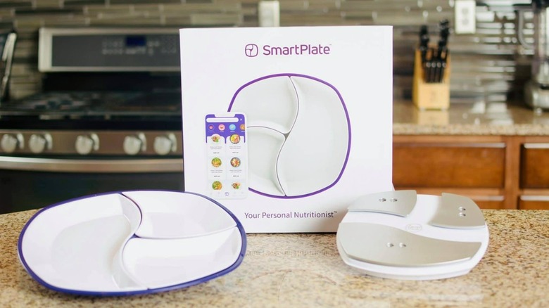 SmartPlate product box and hardware