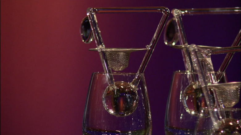 Vinamor in wine glass