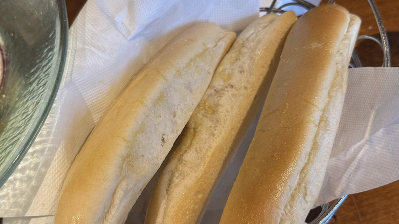 Basket of Olive Garden breadsticks