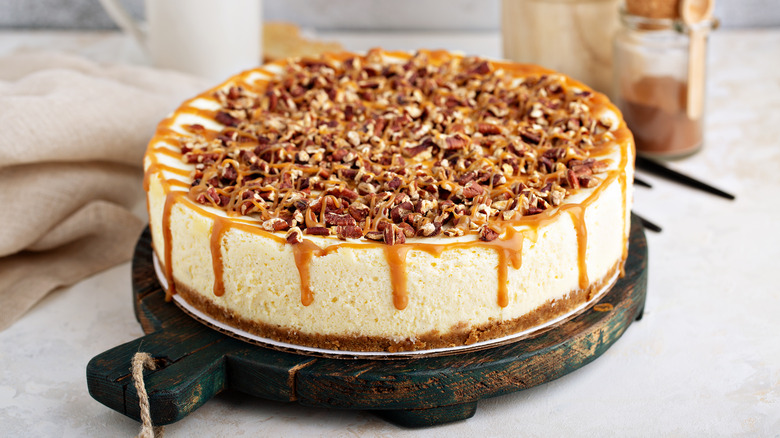 Caramel pecan cheesecake