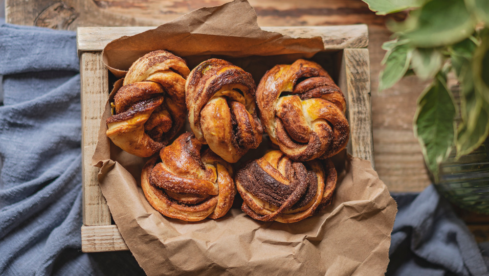 Box of fresh bobkas