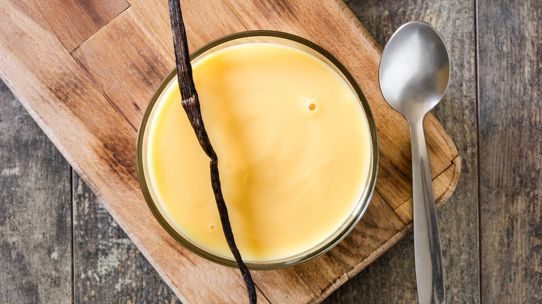 creme anglaise custard sauce in bowl