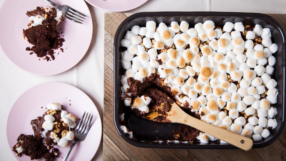 Mississippi mud cake with marshmallows