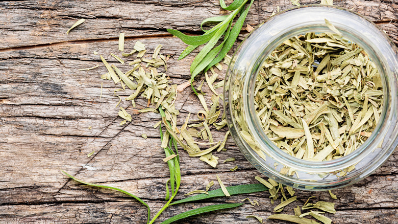 Fresh and dried tarragon