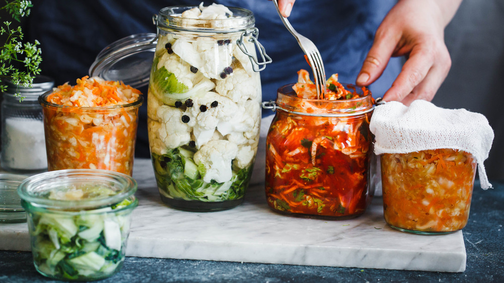 Fermenting cabbage in jars