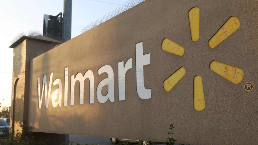 Walmart sign
