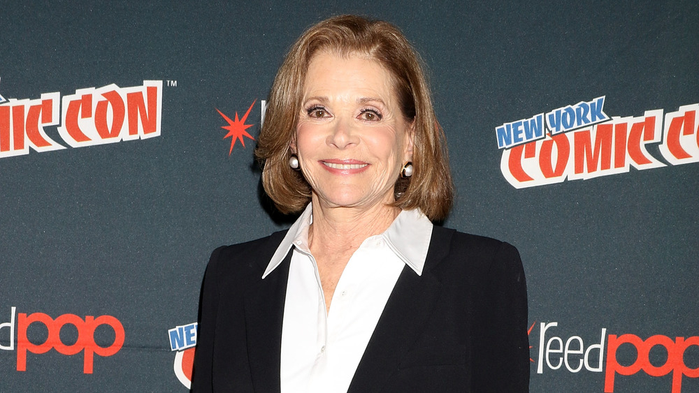 Jessica Walter in pearl earrings