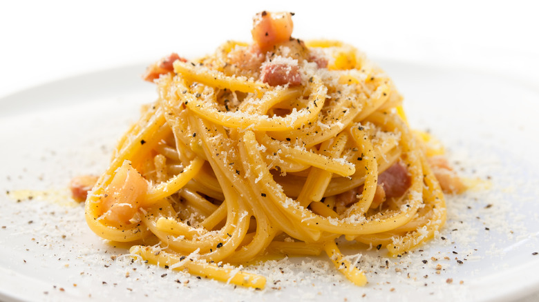 A plate of spaghetti carbonara