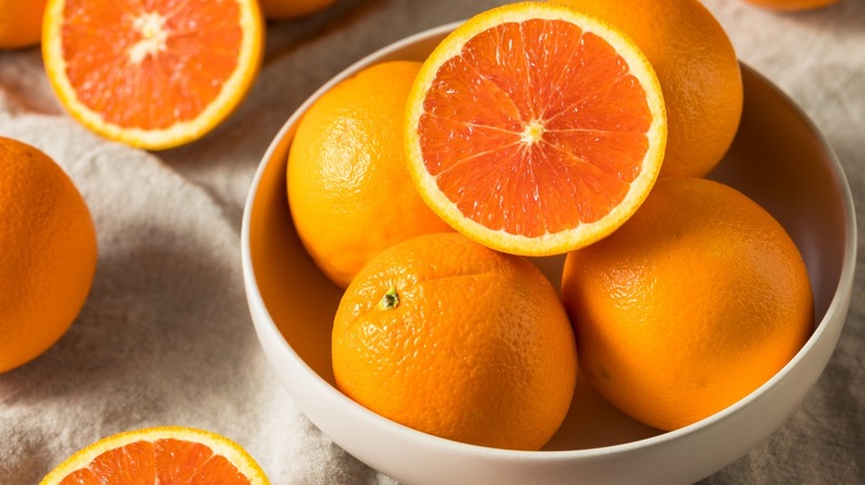 cara cara oranges sliced in bowl