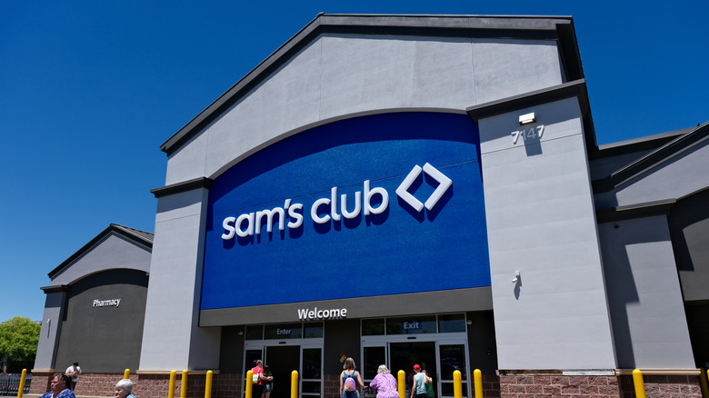 Exterior of Sam's Club store
