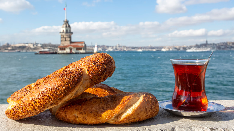 tea and bagels in istanbul