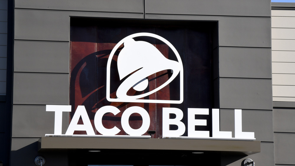 Taco Bell sign