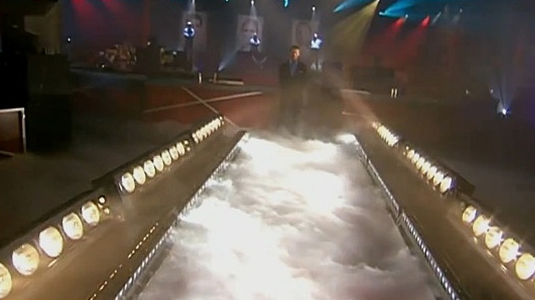 A foggy stage on Iron Chef America