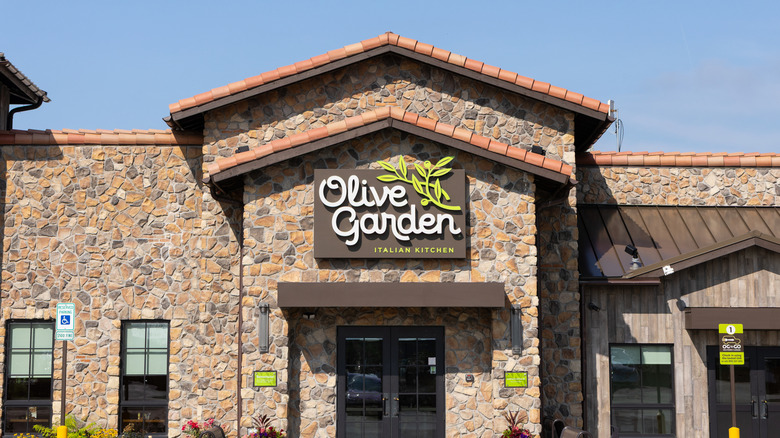 Exterior of Olive Garden restaurant