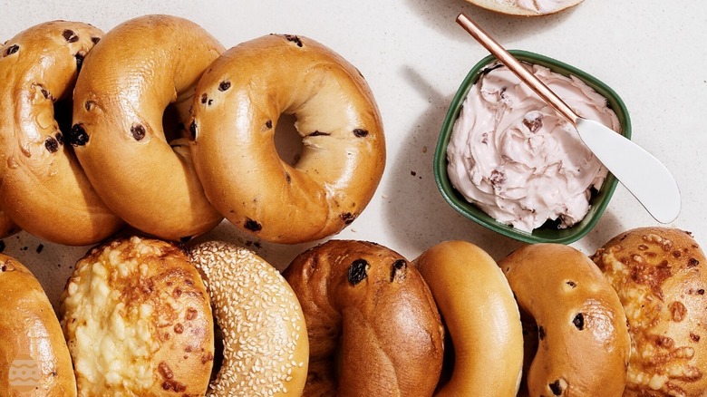   Panera bagel e crema di formaggio