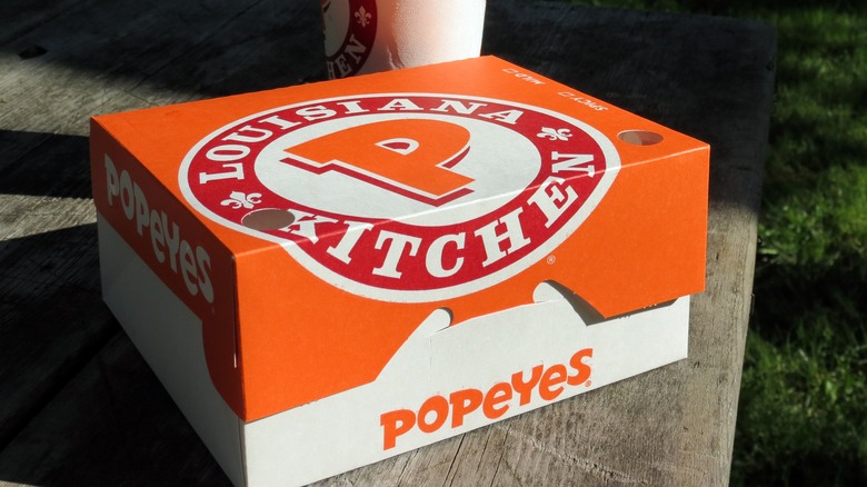 Popeyes chicken closed container