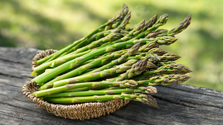 asparagus bunch in basket
