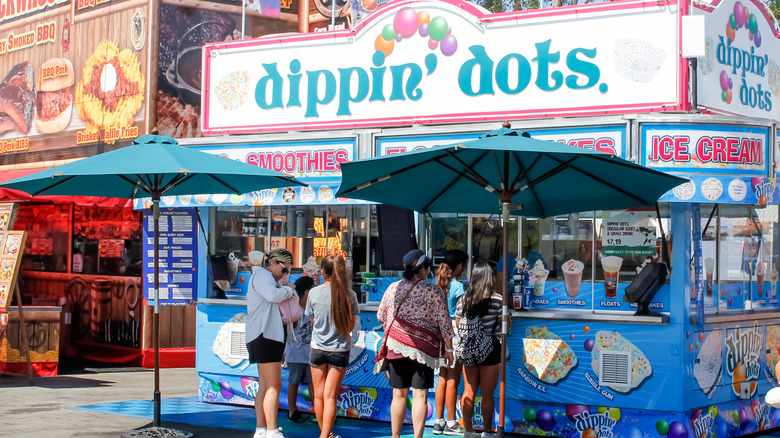 Dippin' Dots store front