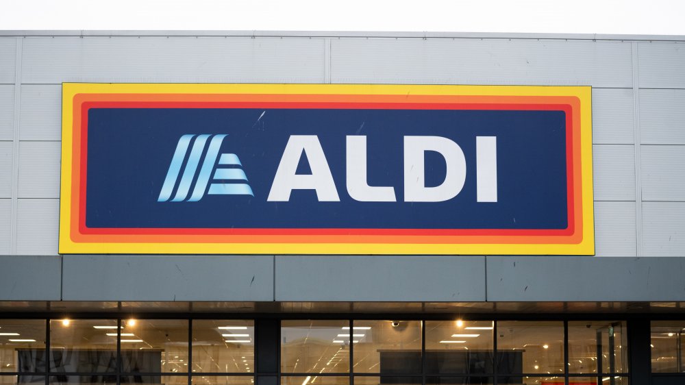 Front of Aldi store