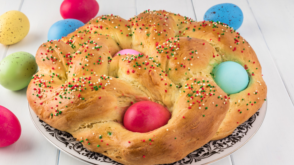 Italian Easter egg bread 