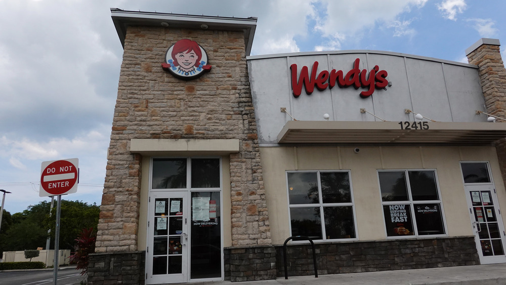 Wendy's restaurant building 