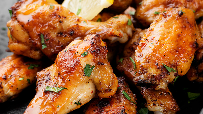 Wing appetizer with herbs