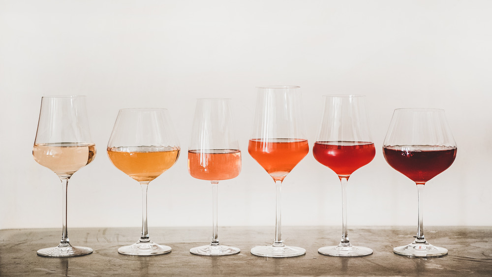 Line-up voor rood wit en rose wijnglas