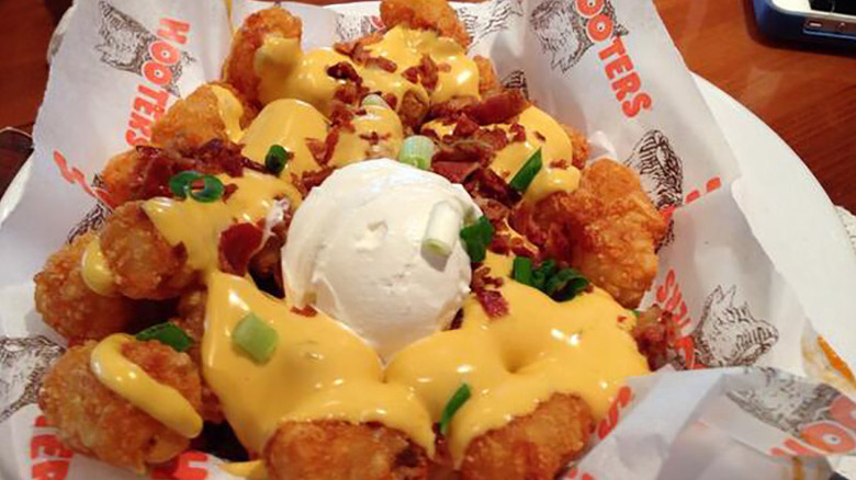 hooters tater tots