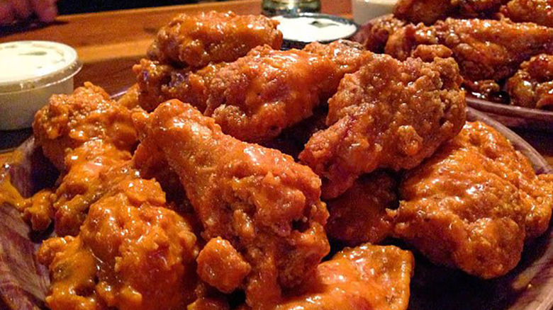 hooters wings