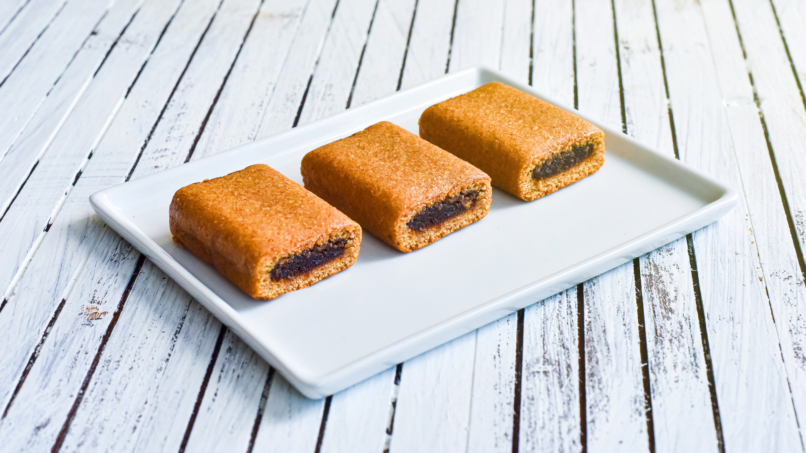 What You're Eating When You Bite Into A Fig Newton And Is It Really Healthy?