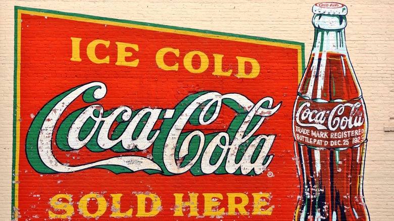   szüreti coca cola falfestmény