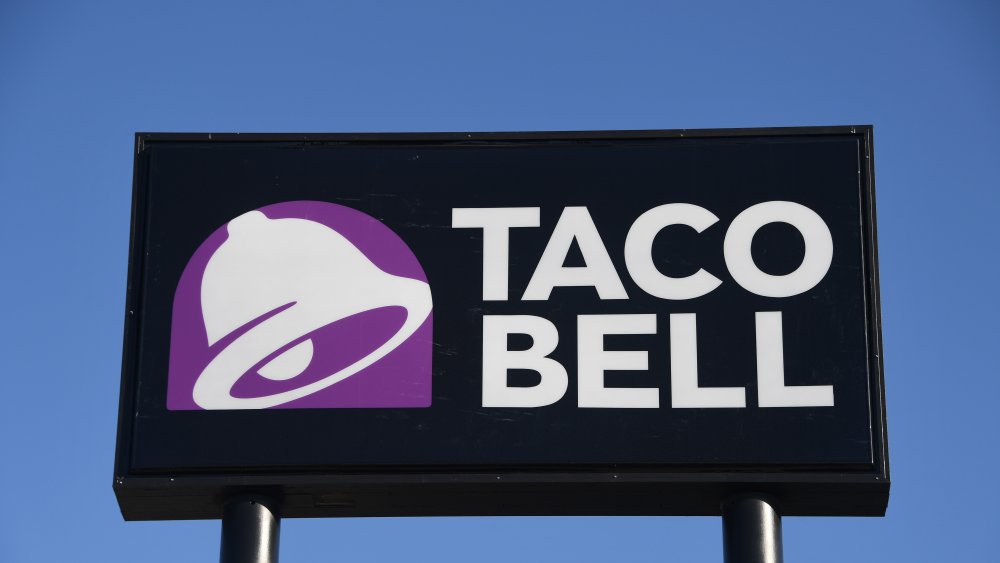 Taco Bell sign