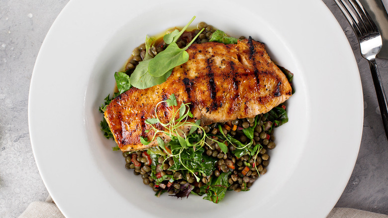 Salmon with lentil salad