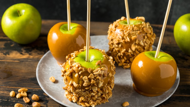 Halloween caramel apples