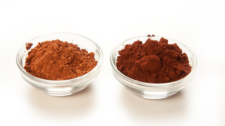 Natural cocoa and Dutch cocoa