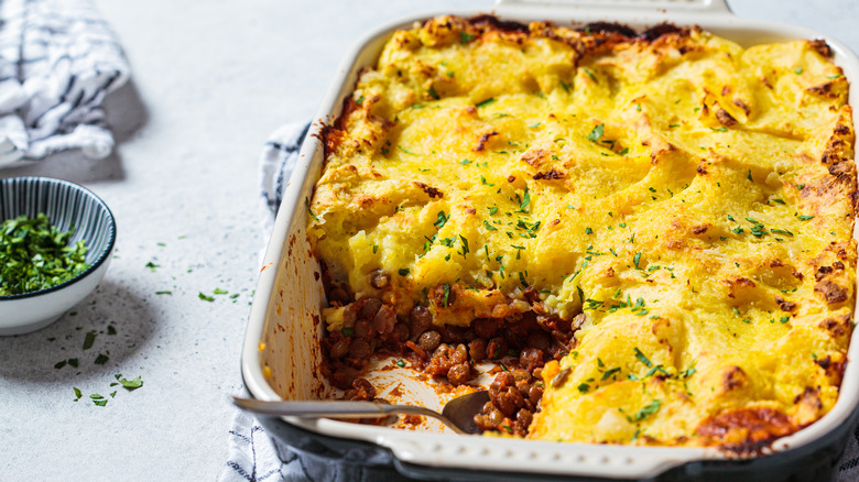 What's The Difference Between Shepherd's Pie And Pot Pie?