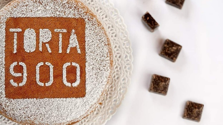 Italian Torta 900 with chocolate squares