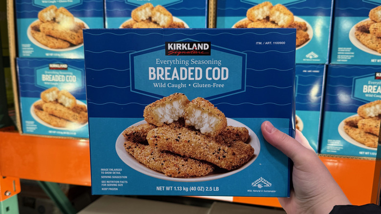 hand holding kirkland everything seasoning breaded cod