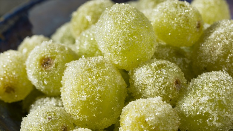 Sugar-coated grapes
