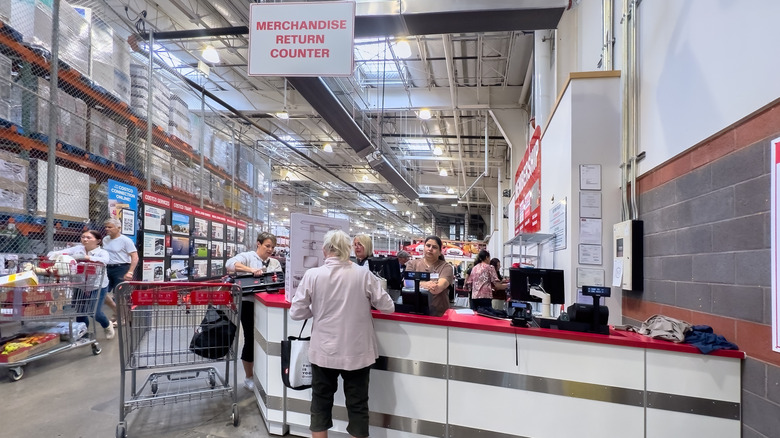 Costco merchandise return counter