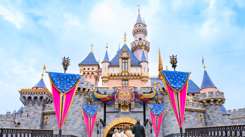 Where Adults Should Eat And Drink Outside The Park When Visiting Disneyland