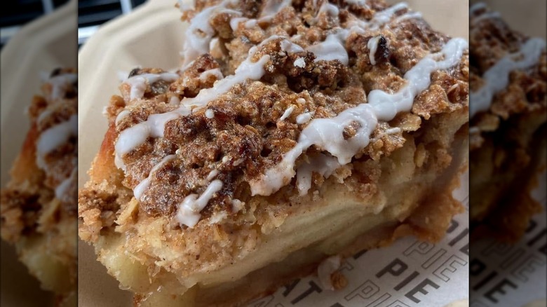 slice of crumb top apple pie