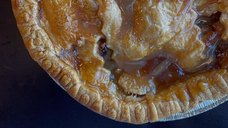 Dutch apple pie in pie tin