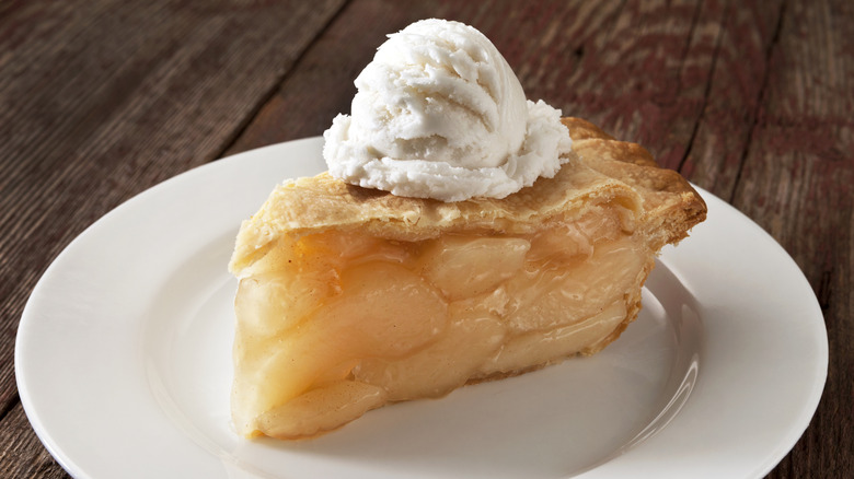 slice of apple pie with ice cream