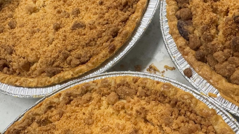 apple crumb pies